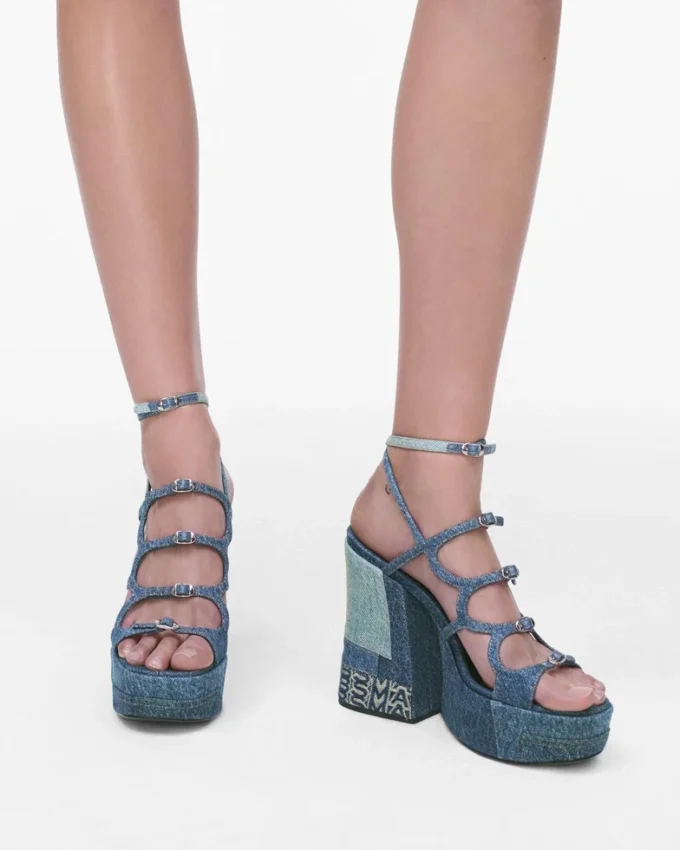Den dekonstruerade denim Kiki-plattformsandalen Den dekonstruerade denim Kiki-plattformsandalen