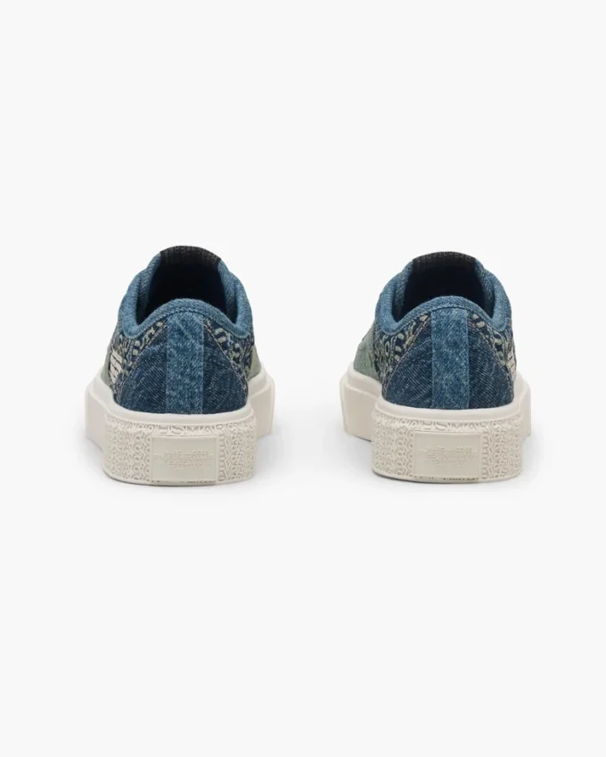 Den dekonstruerade denimskor Den dekonstruerade denimskor