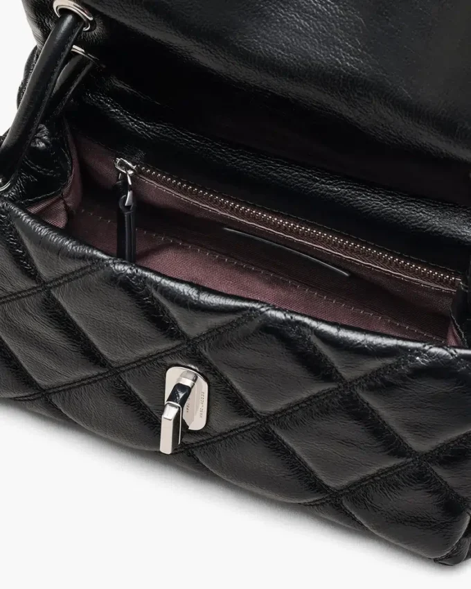 Den quiltade Mini Dual-axelväskan Den quiltade Mini Dual-axelväskan