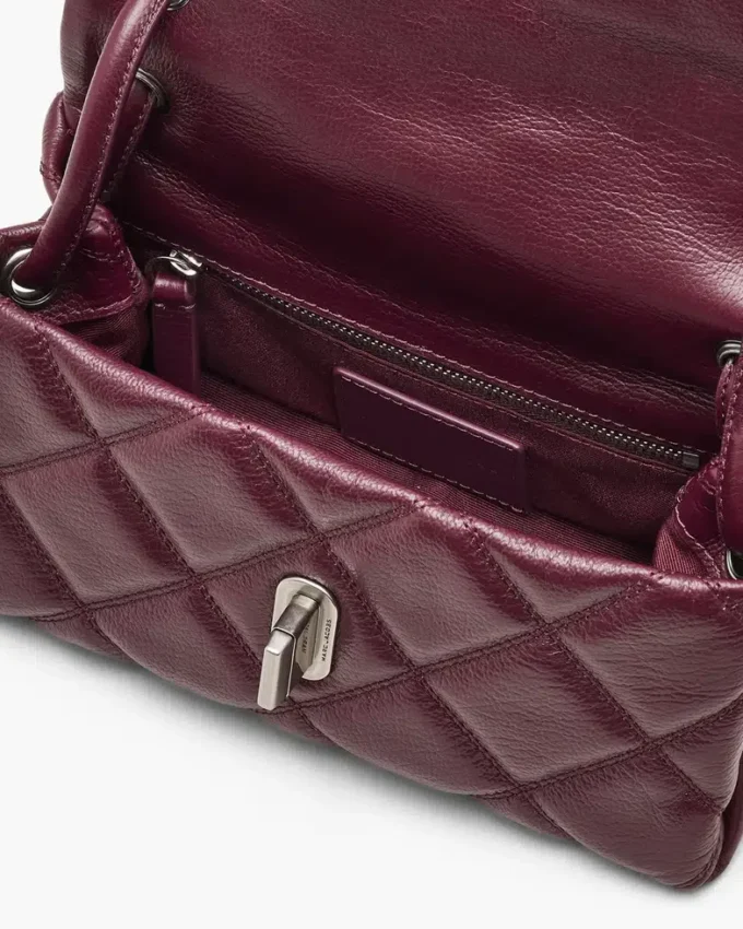 Den quiltade Mini Dual-axelväskan Den quiltade Mini Dual-axelväskan