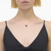 Halsband med knapp-hänge Halsband med knapp-hänge