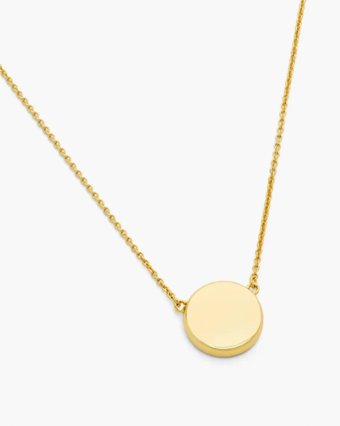 Halsband med knapp-hänge Halsband med knapp-hänge