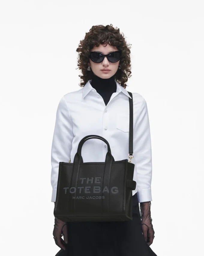 Medium Tote Bag in leather Medium Tote Bag in leather