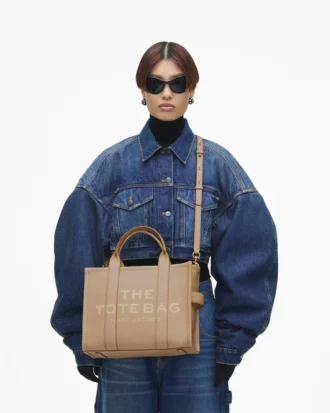 Medium Tote Bag in leather