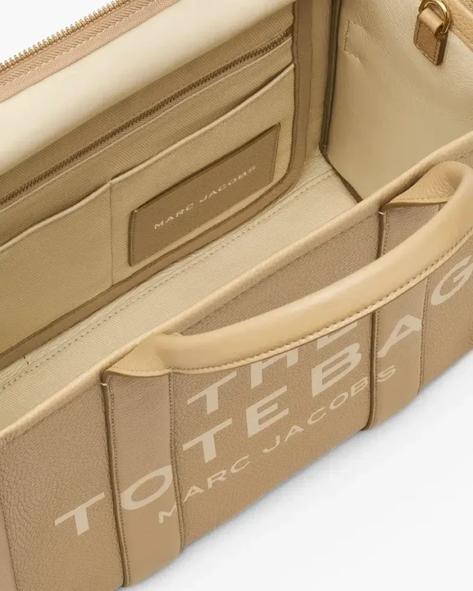 Medium Tote Bag in leather Medium Tote Bag in leather
