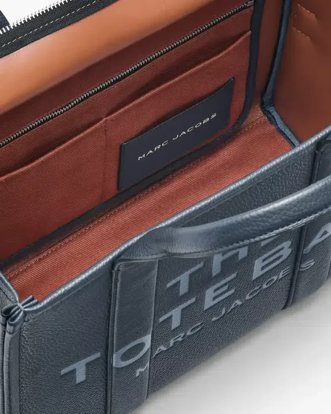Medium Tote Bag in leather Medium Tote Bag in leather