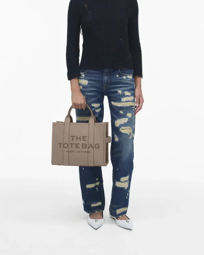 Medium Tote Bag in leather Medium Tote Bag in leather