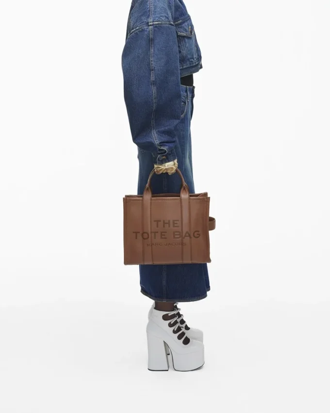 Medium Tote Bag in leather Medium Tote Bag in leather