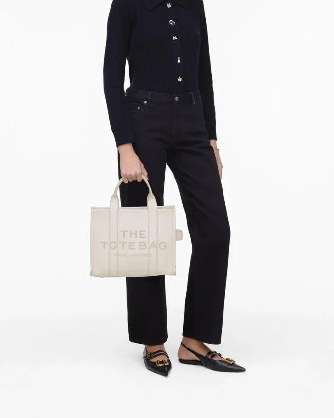 Medium Tote Bag in leather Medium Tote Bag in leather