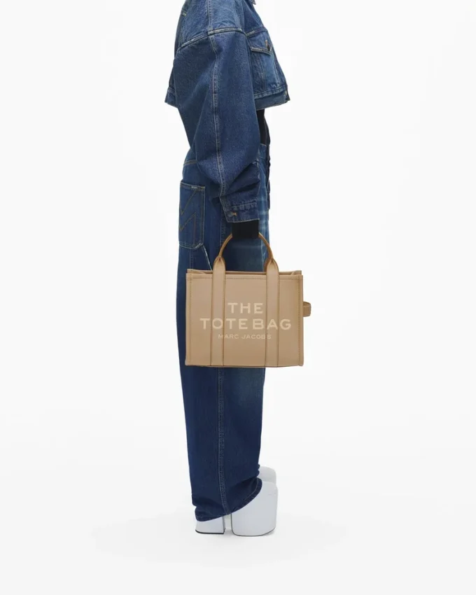Medium Tote Bag in leather Medium Tote Bag in leather