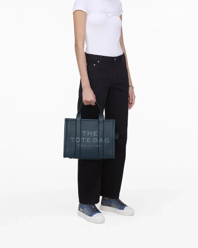Medium Tote Bag in leather Medium Tote Bag in leather