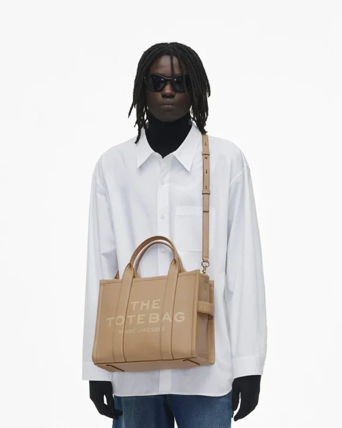 Medium Tote Bag in leather Medium Tote Bag in leather