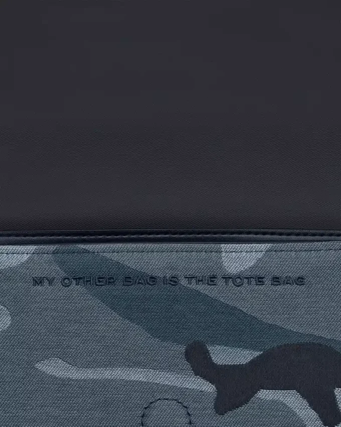 Mini-väska i kamouflagejacquard med kedja Mini-väska i kamouflagejacquard med kedja