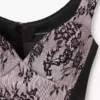 Skulpterad spetsklänning
