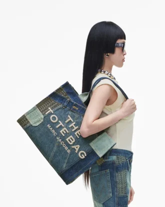 The deconstructed large Tote Bag in denim