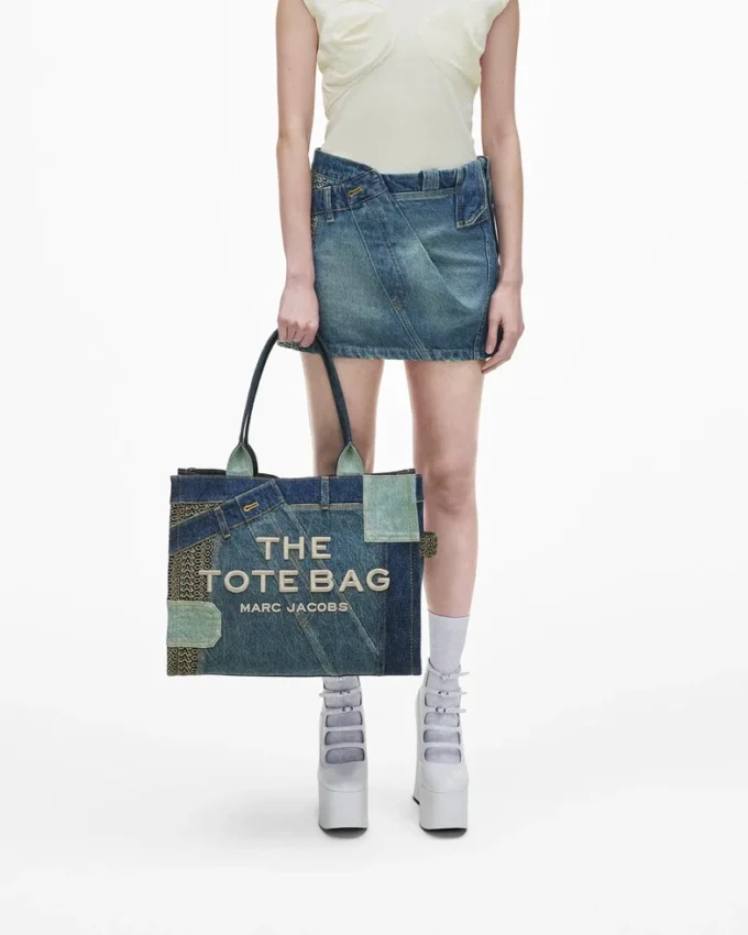 The deconstructed large Tote Bag in denim The deconstructed large Tote Bag in denim