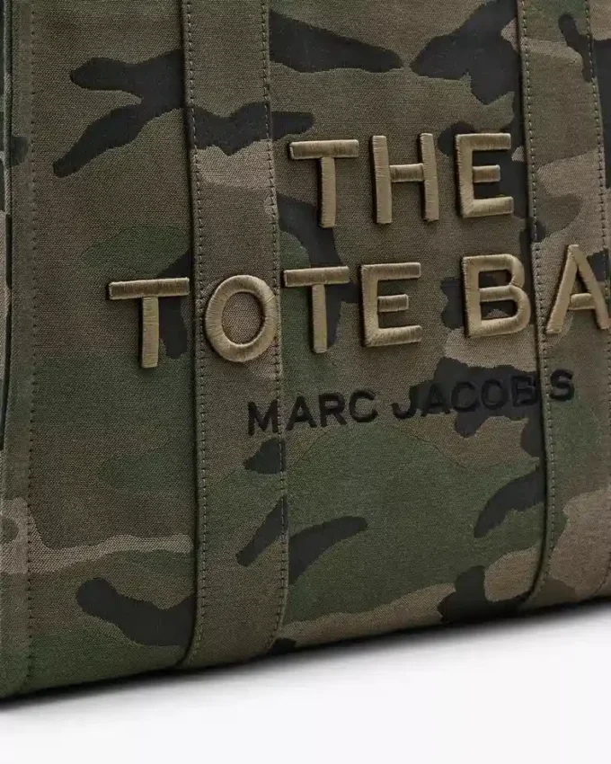 The large Tote Bag in camo jacquard The large Tote Bag in camo jacquard