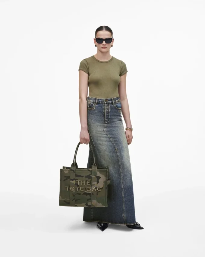 The large Tote Bag in camo jacquard The large Tote Bag in camo jacquard
