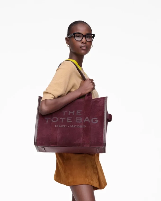 The large Tote Bag in mocka The large Tote Bag in mocka
