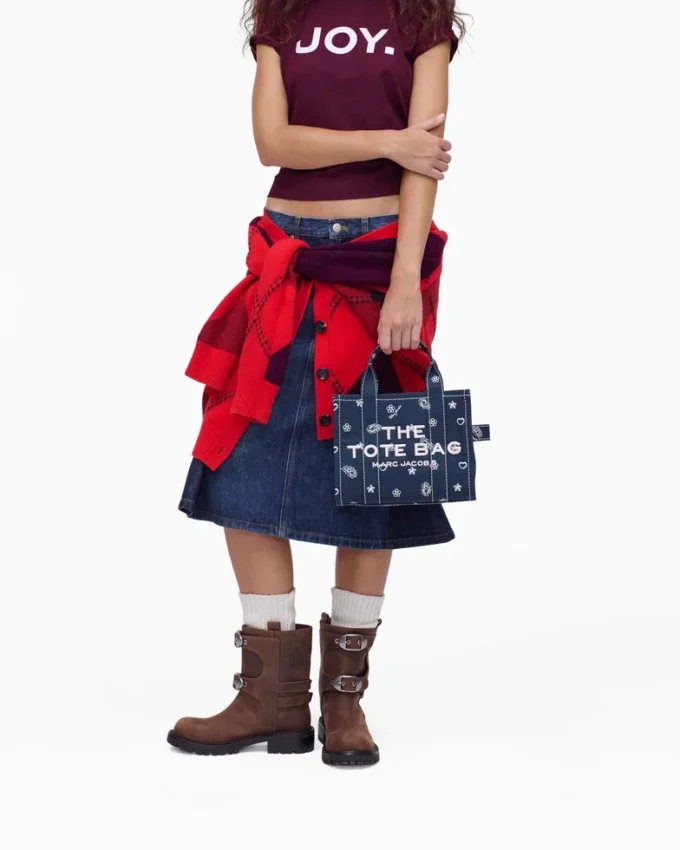 The lilla bandana-canvass Tote Bag The lilla bandana-canvass Tote Bag
